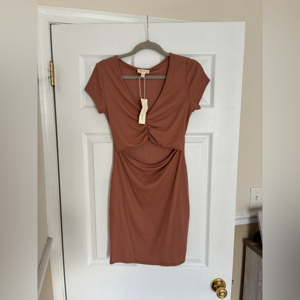 New with Tags Size Large See You Monday Women's Rust Cutout Ruched Front Dress